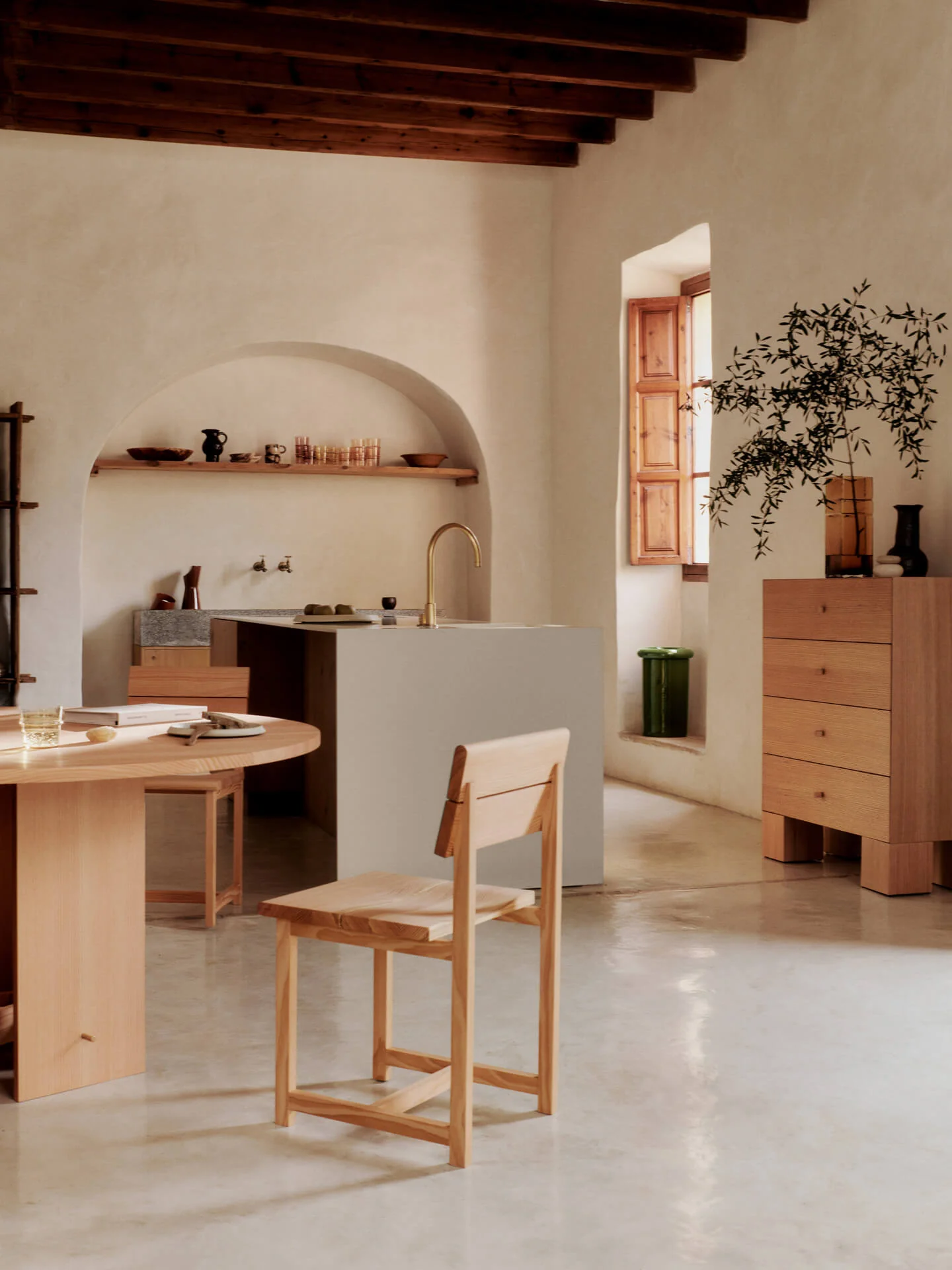 Aukko Dining Table - Ø140 - Douglas Fir - Image 4