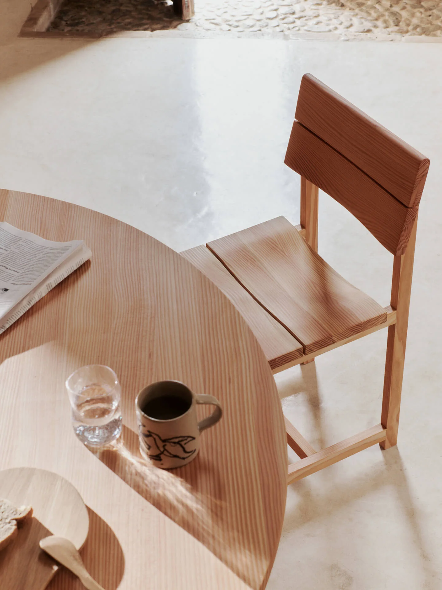 Aukko Dining Table - Ø140 - Douglas Fir - Image 5