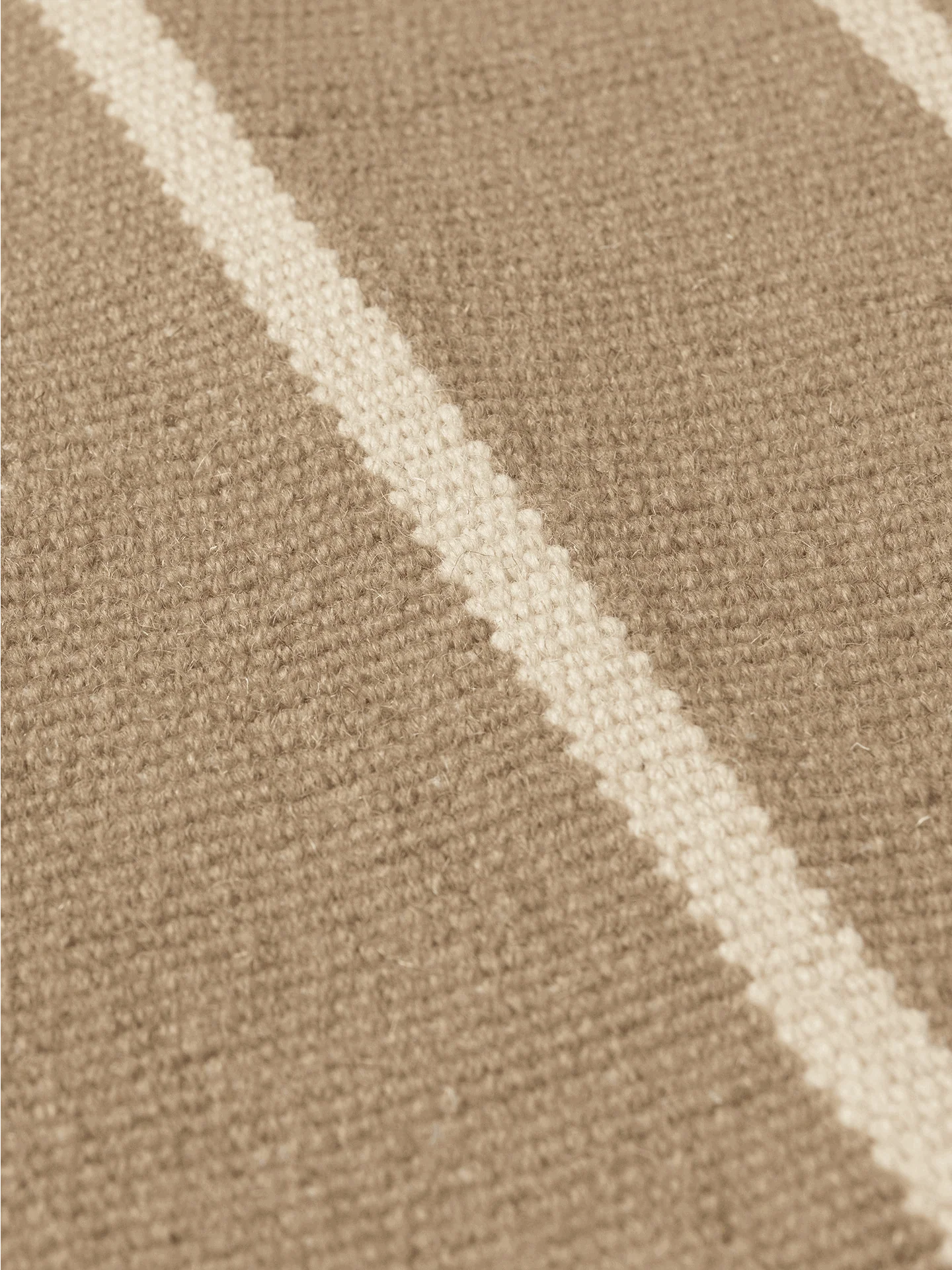 Calm Kelim Rug - Dark Sand/Off-White - Image 4