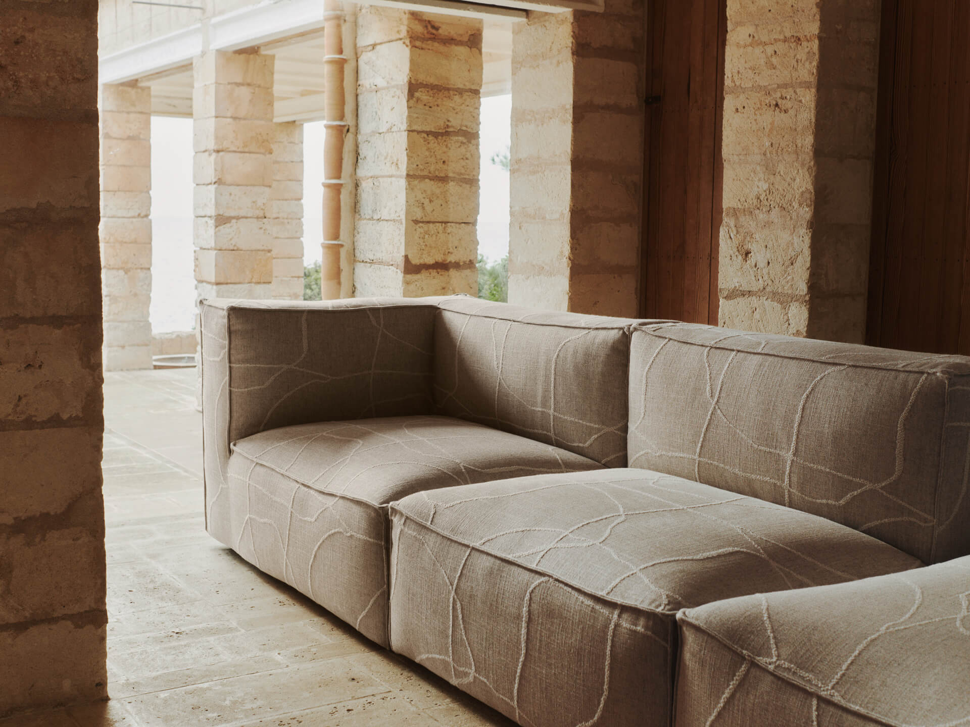 Catena Sofa Center S100 - Can Lis - Sand/Off-White - US - Image 2
