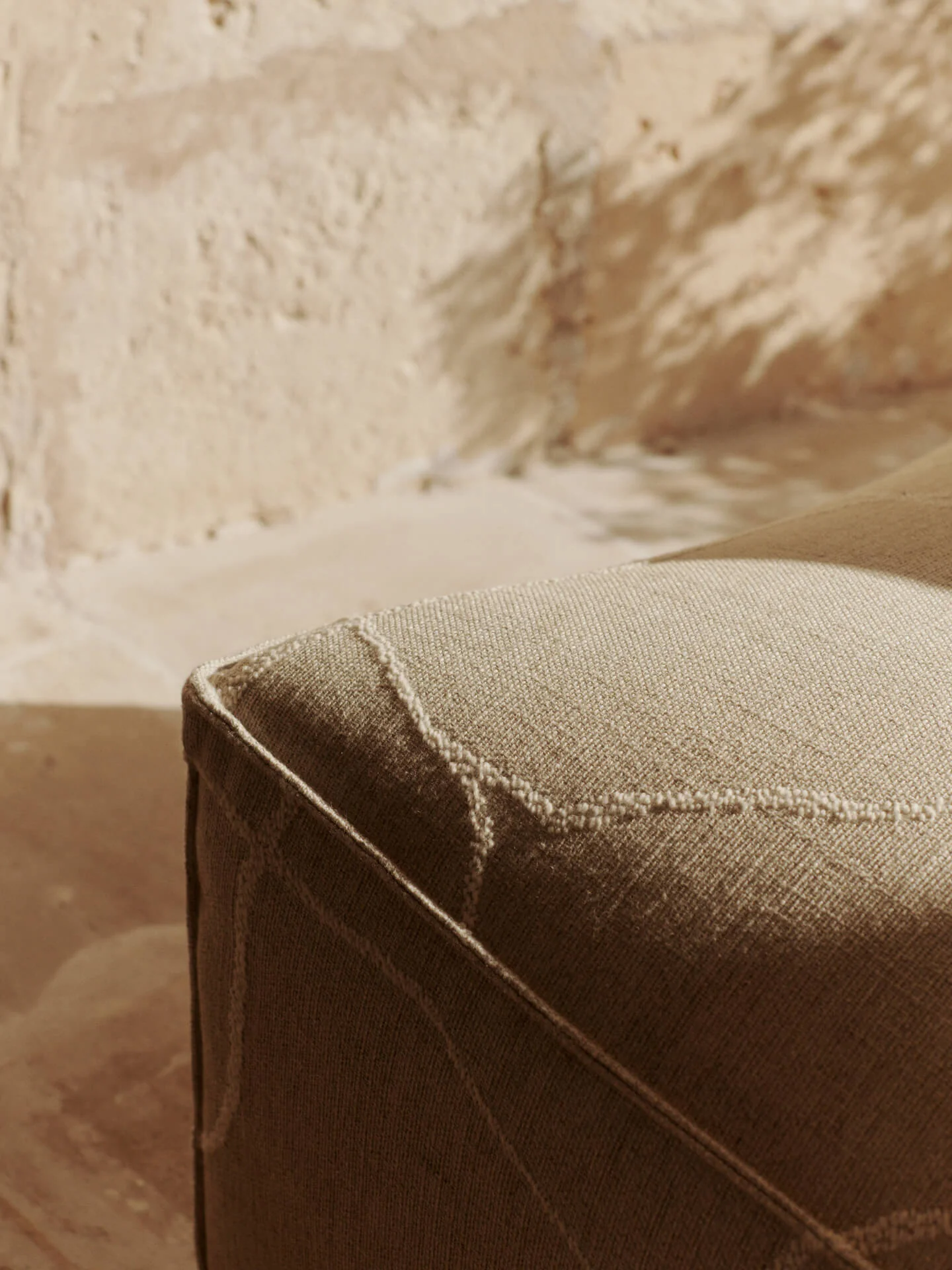 Catena Sofa Center S100 - Can Lis - Sand/Off-White - US - Image 6