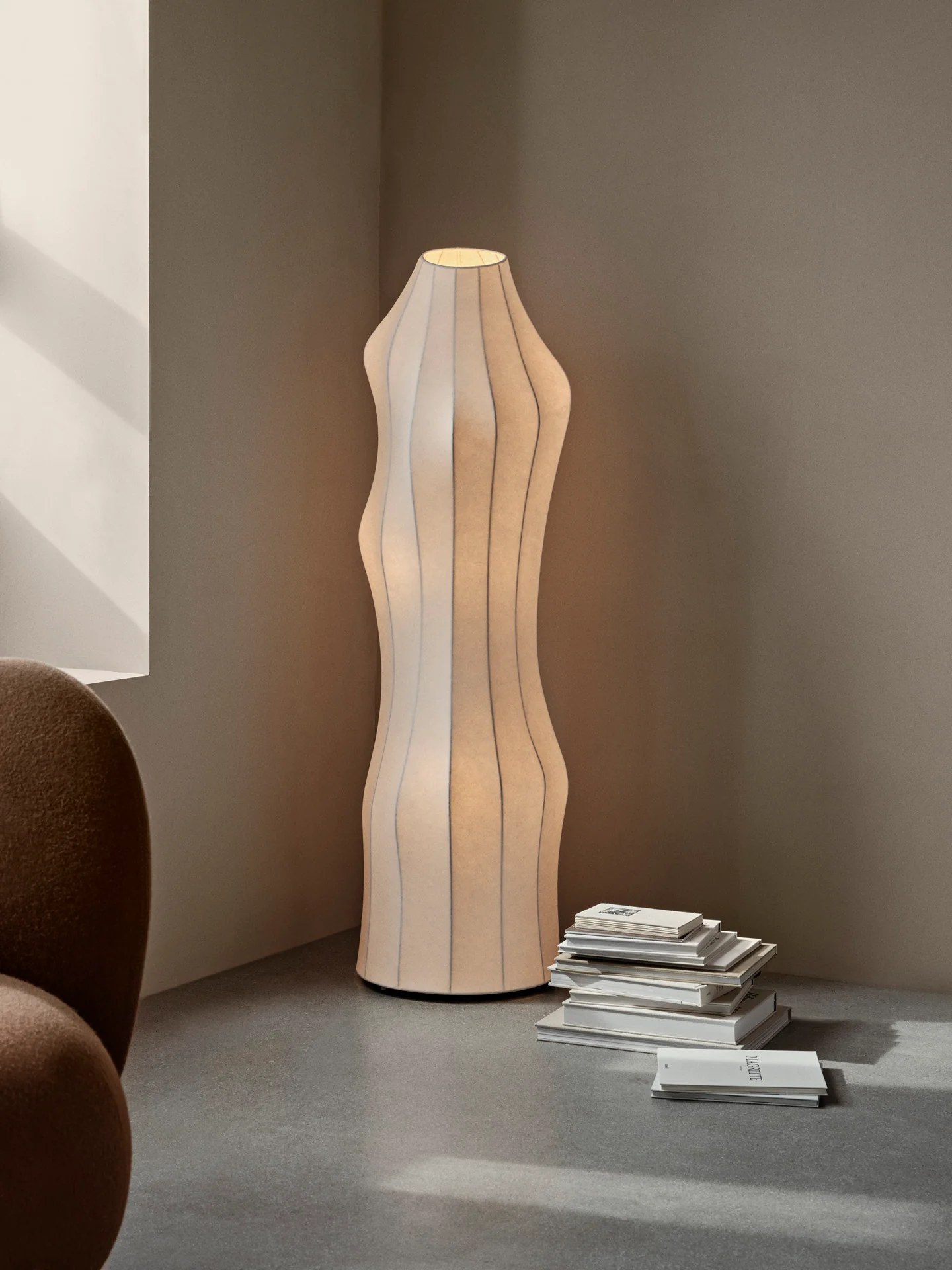 Dae Floor Lamp - White - UL - Image 2