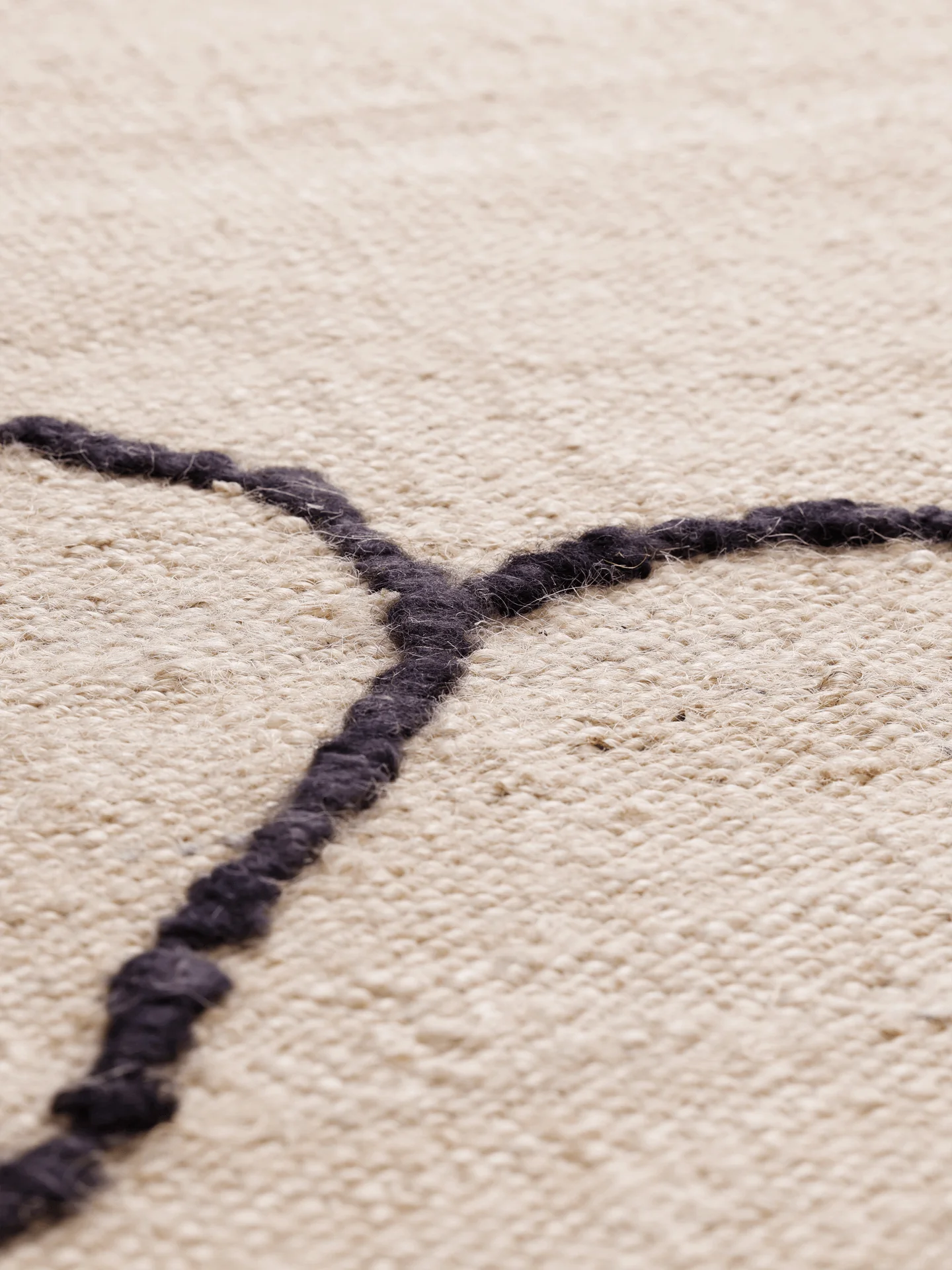 Gesso Jute Rug - Off-White/Dark Fig - Image 4