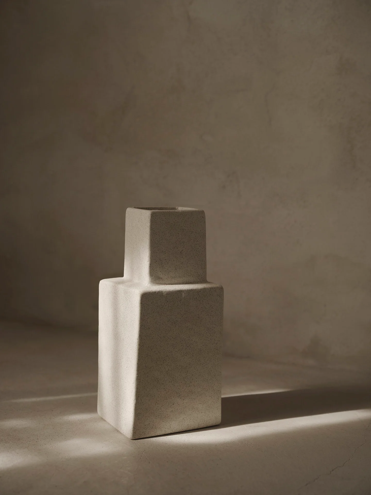 Koa Vase - Medium - Off-white - Image 2
