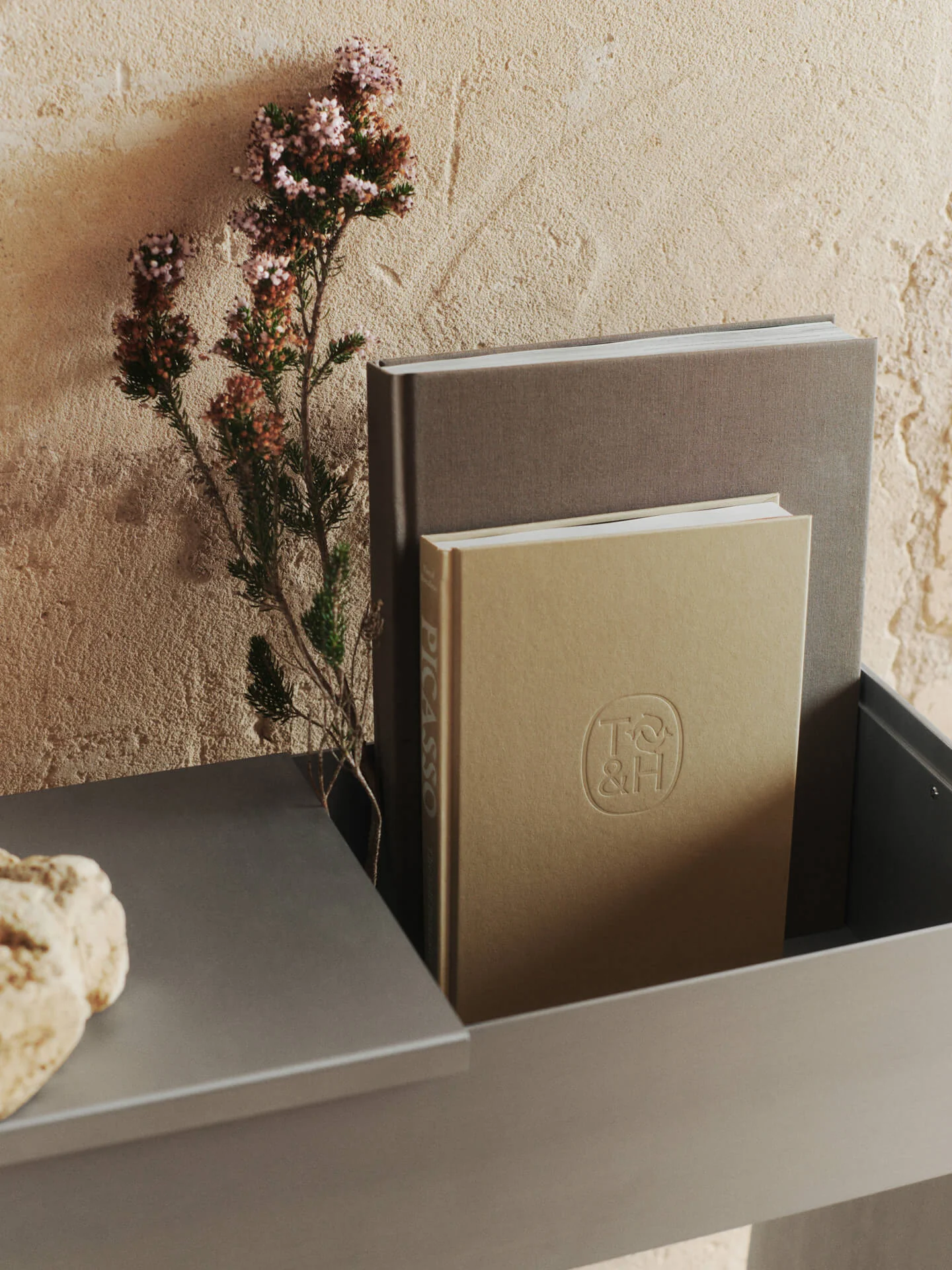 Lager Plant Box with Shelf - Aluminium - Image 3