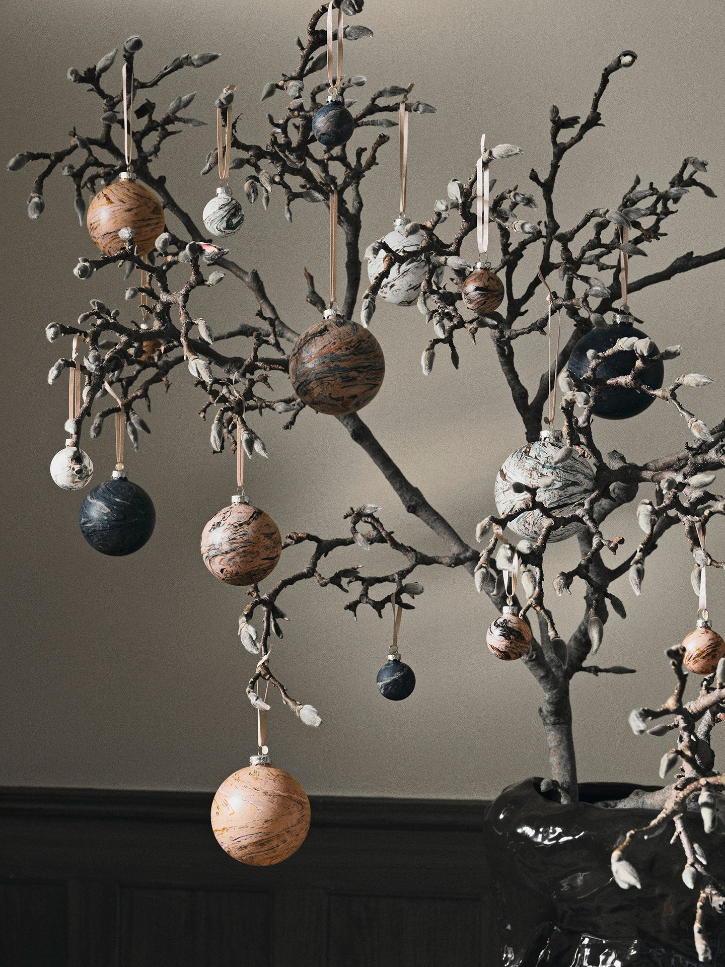 Marble Baubles - L - Set of 4 - Mixed - Image 2