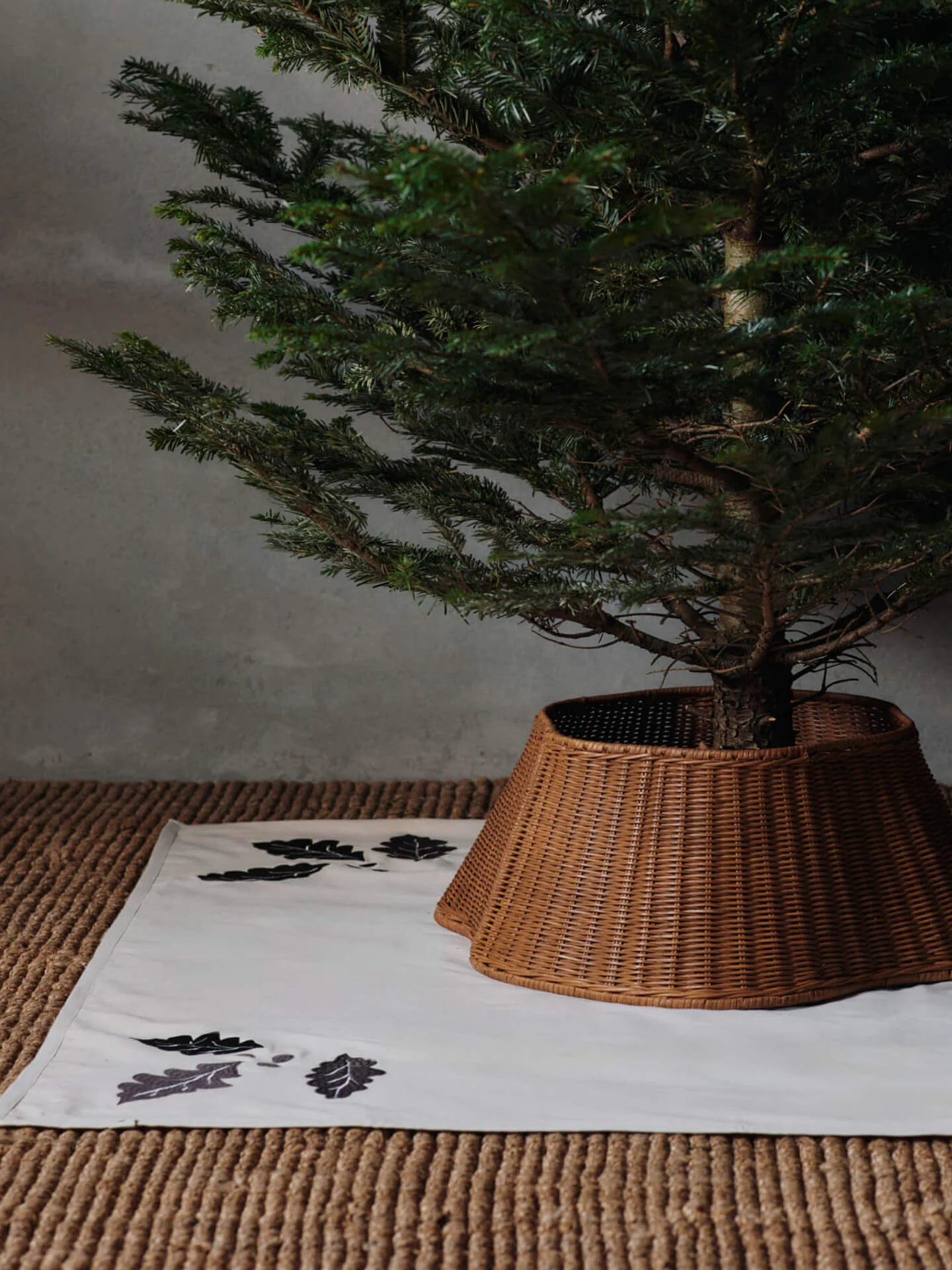 Oak Christmas Tree Blanket - Square - Natural - Image 3