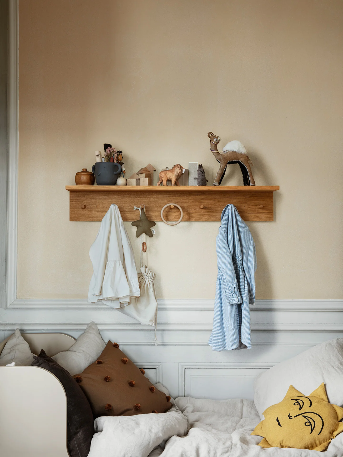 Place Rack - Large - Oak - Image 3