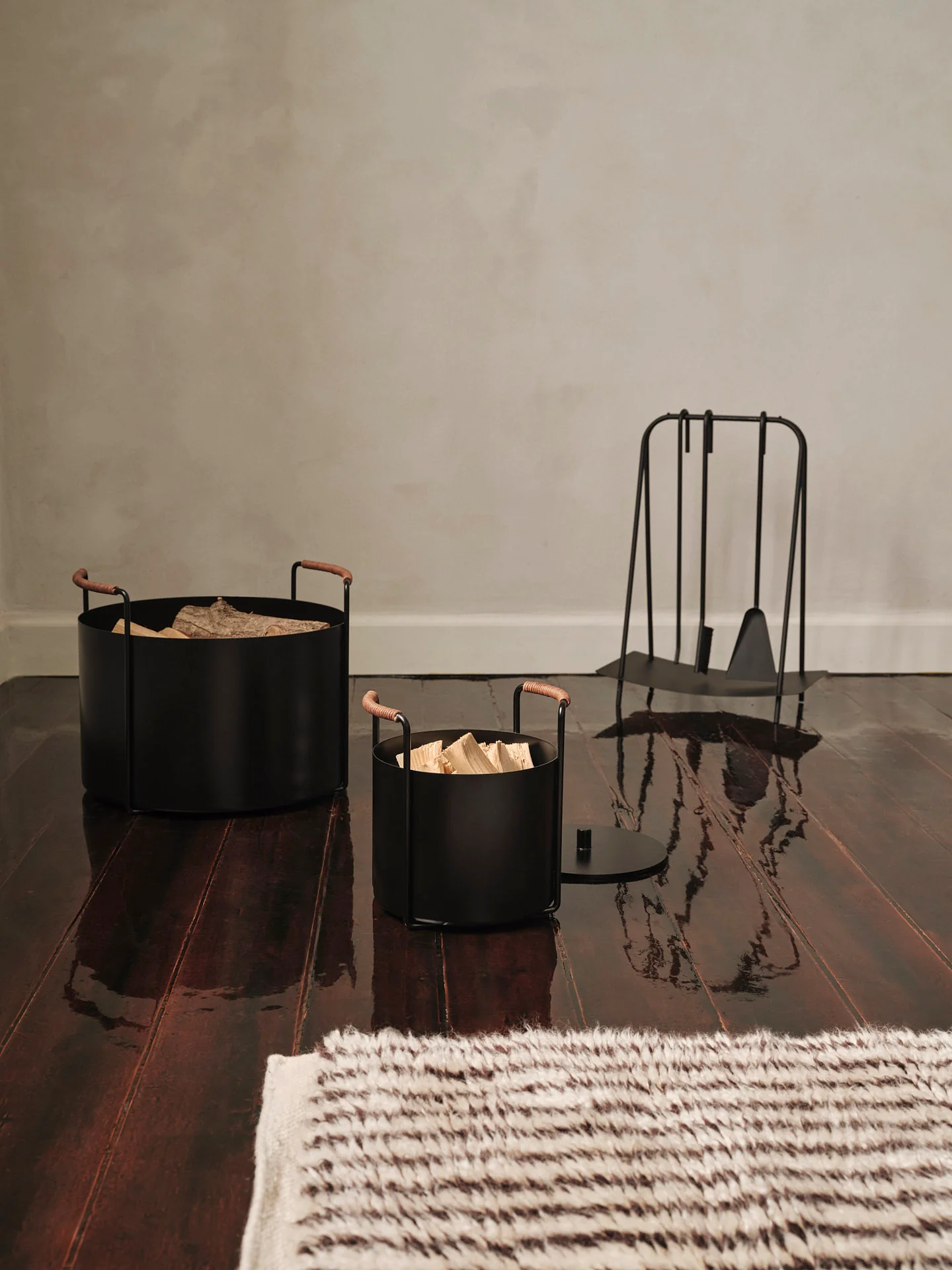 Port Kindling and Ash Bucket - Black - Image 2