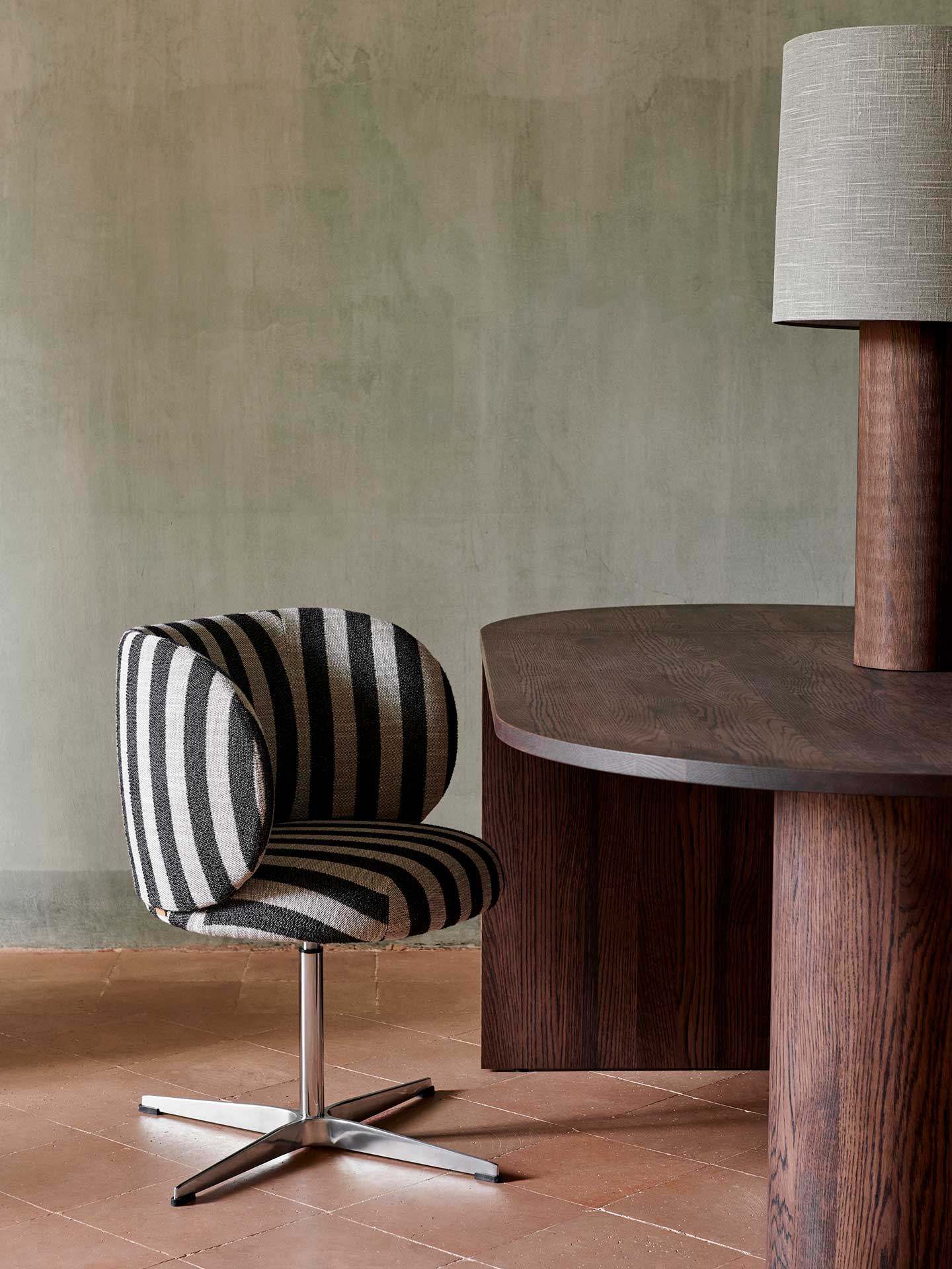 Rico Dining Chair - Swivel - Louisiana - Sand/Black - US - Image 2