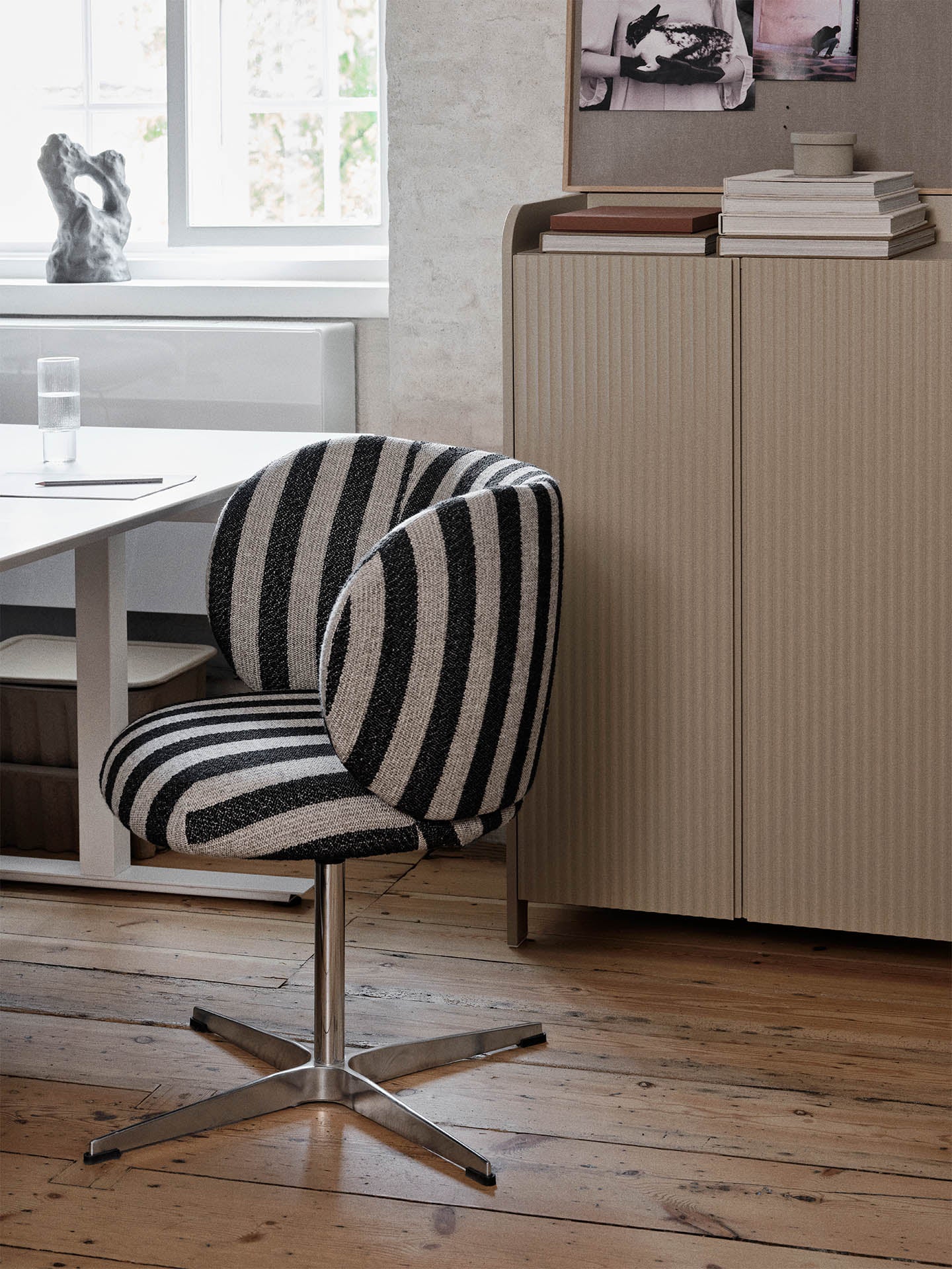 Rico Dining Chair - Swivel - Louisiana - Sand/Black - US - Image 3
