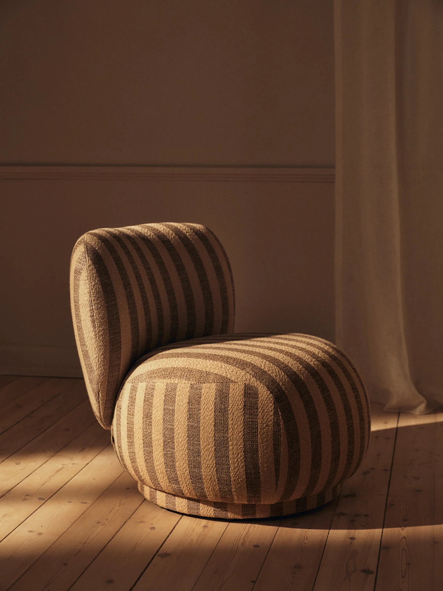 Rico Piccolo Lounge Chair - Louisiana - Sand/Off-White - US - Image 2