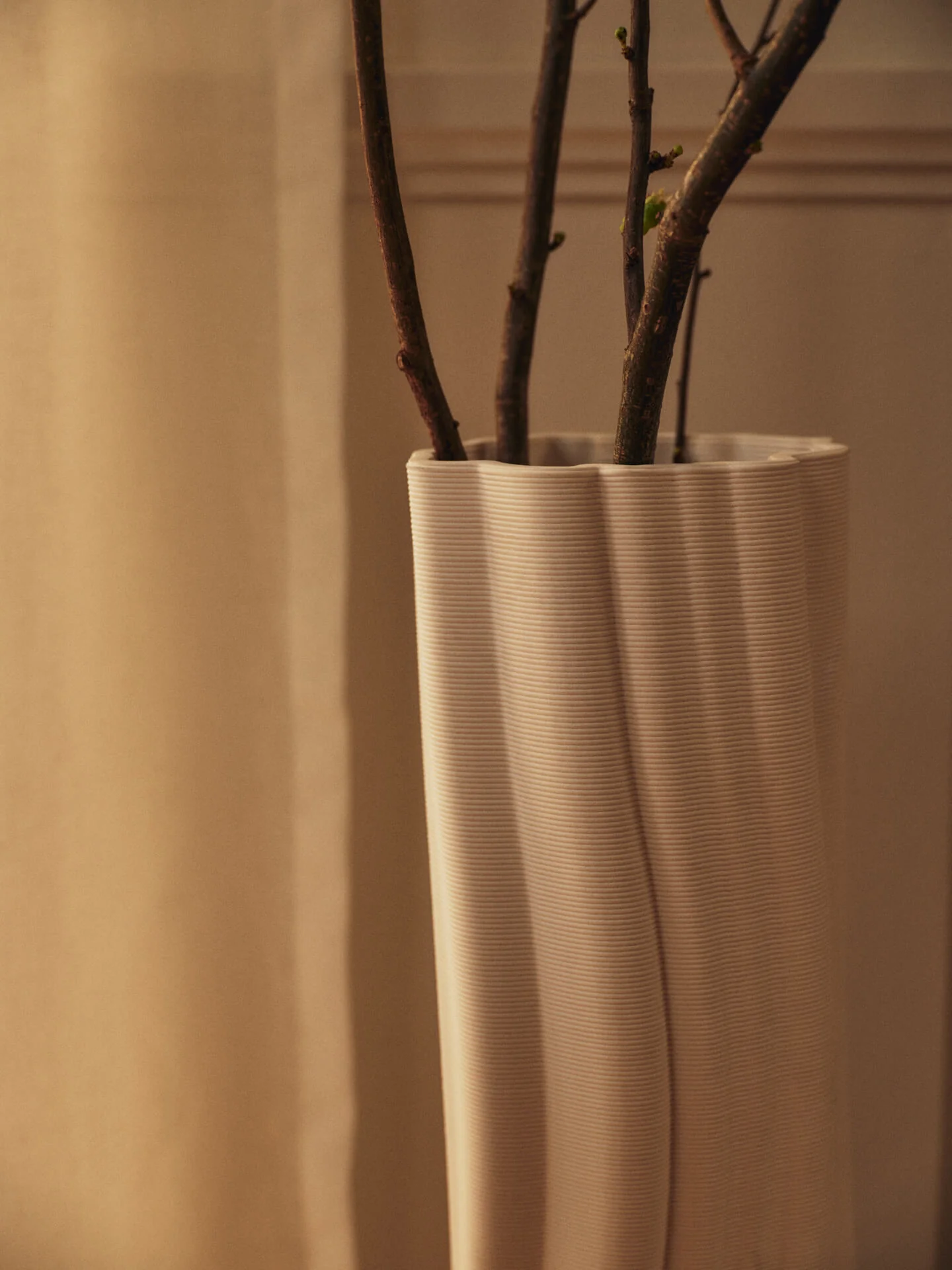 Rylith Floor Vase - Off-White - Image 4