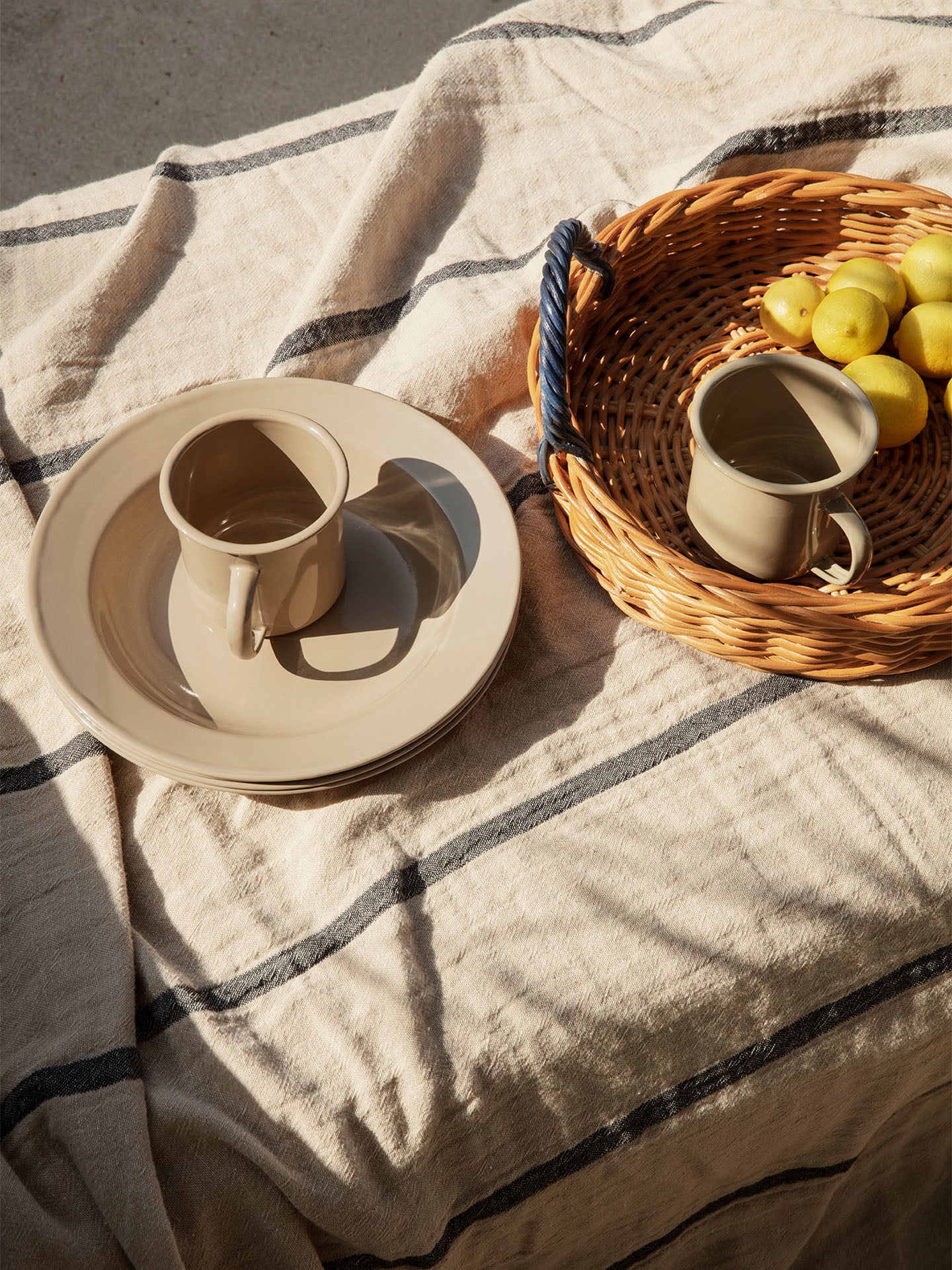 Yard Picnic - Set of 8 - Cashmere - Image 2
